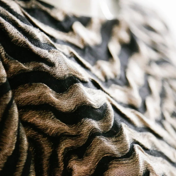 Boss Hugo Boss Textured Zebra Print Cropped  Blazer - Picture 4 of 12